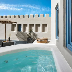 Sejur Luna Santorini Suites vacanta Pyrgos