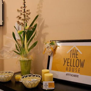 Hotel The Yellow House cazare Fiumicino
