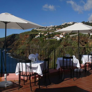 Hotel Inn & Art Hotel And Villas cazare Canico