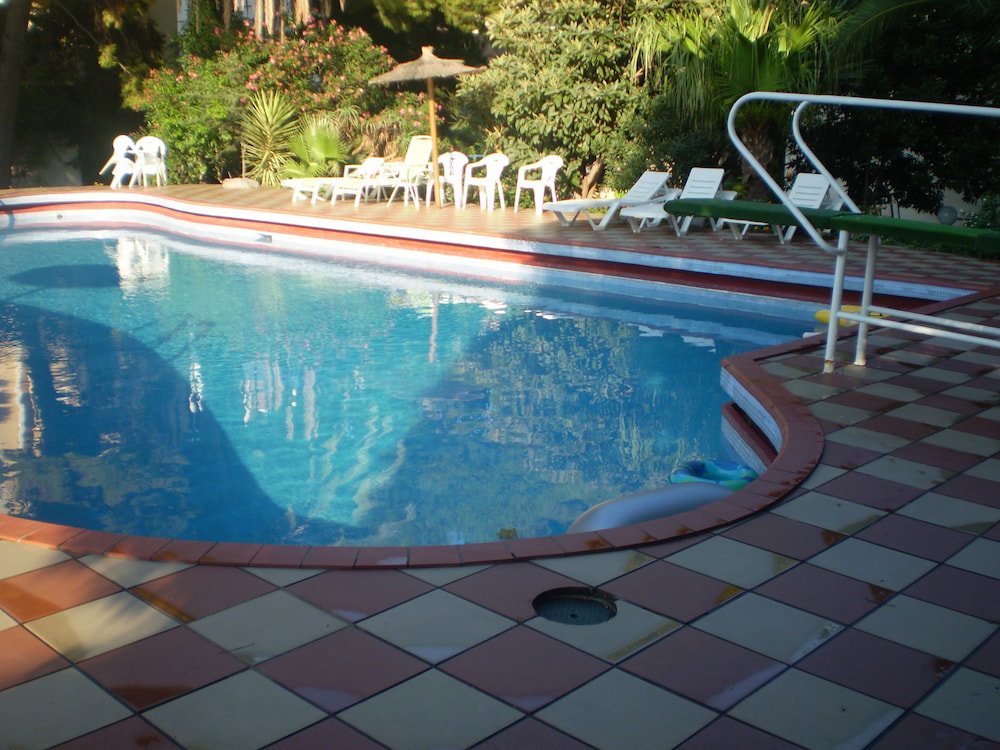 Hotel Apartamentos El Oasis