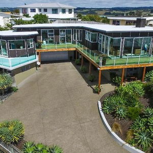 Hotel Tahi Lodge cazare Snells Beach