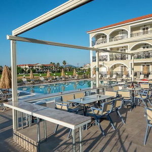 Hotel Athina Apartments cazare Kalamaki