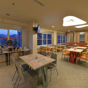 Sejur Harris Hotel & Convention Ciumbuleuit Bandung vacanta Bandung