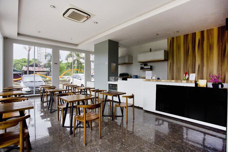 Hotel Collection O Bekasi Timur Near Gedung Juang Formerly Regia Tambun