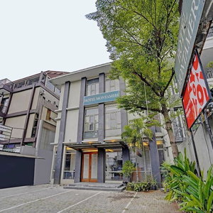 Sejur Oyo Flagship 90501 Hotel Montameri vacanta Bandung