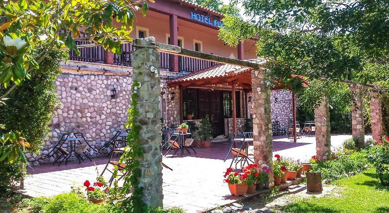 Hotel Pineas
