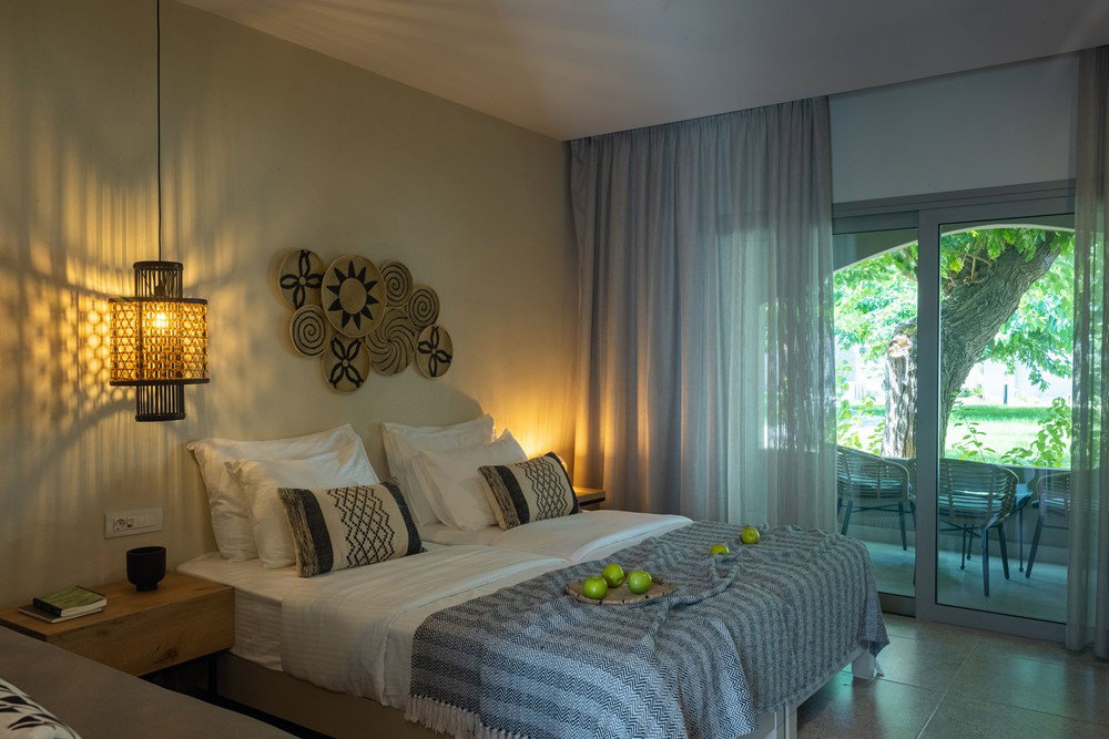 dal travel Eliros Mare Beachfront Poem Hotel