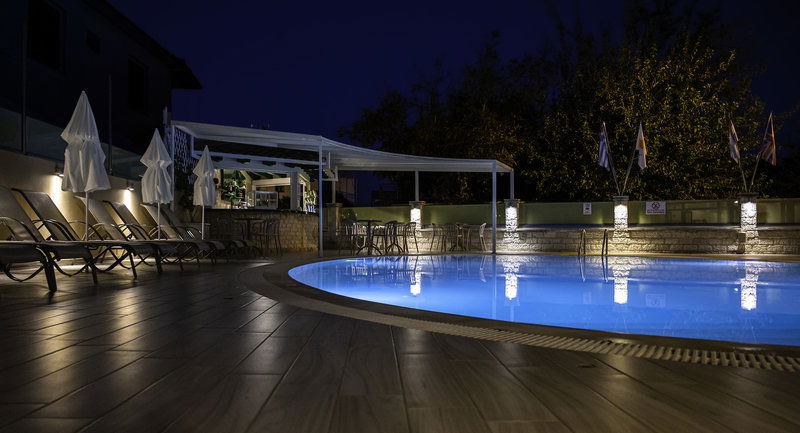 Hotel Konstantinos Hotel & Apartments