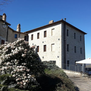 Hotel Castello Izzalini Todi Resort cazare Todi