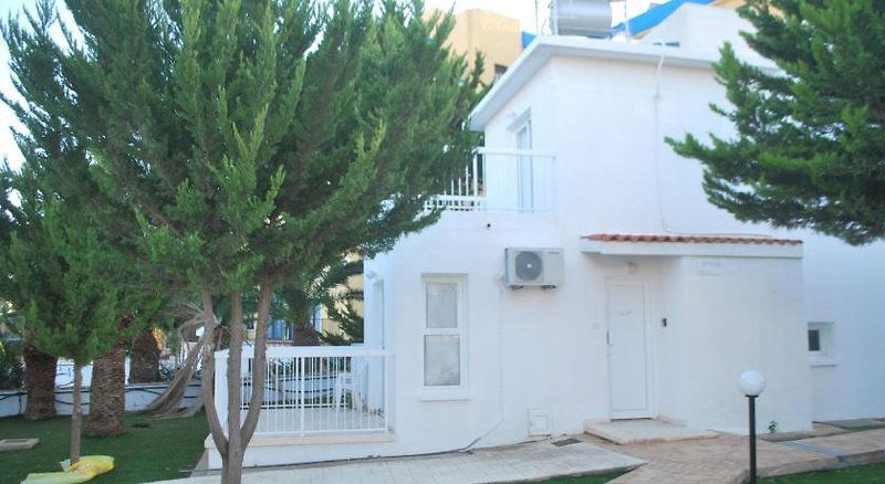 Hotel Flisvos Beach Apartments