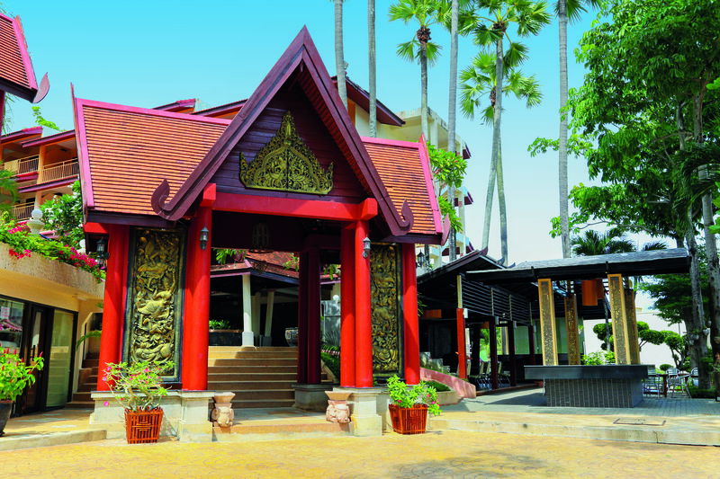 Hotel Chanalai Flora Resort