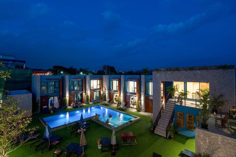 Peace Blue Naiharn Resort Phuket