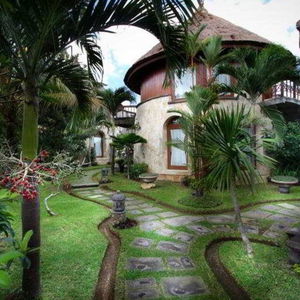 Sejur Dewani Villa Resort vacanta Kerobokan