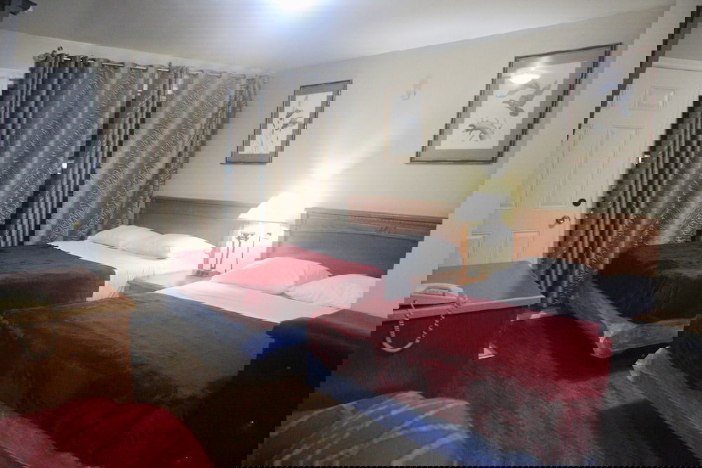 Hotel American Plaza Motel