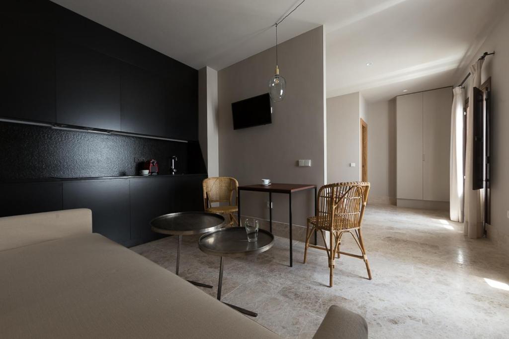 Hotel Chacon Apartments & Suites