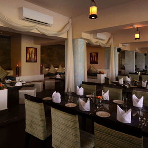 Hotel Golden Tulip Goa Candolim cazare Candolim