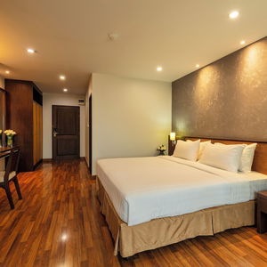 Hotel The Grand Napat cazare Chiang Mai