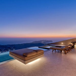 Hotel Santorini Sky Luxury Resort cazare Pyrgos