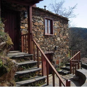 Hotel Cerdeira Home For Creativity cazare Lousa