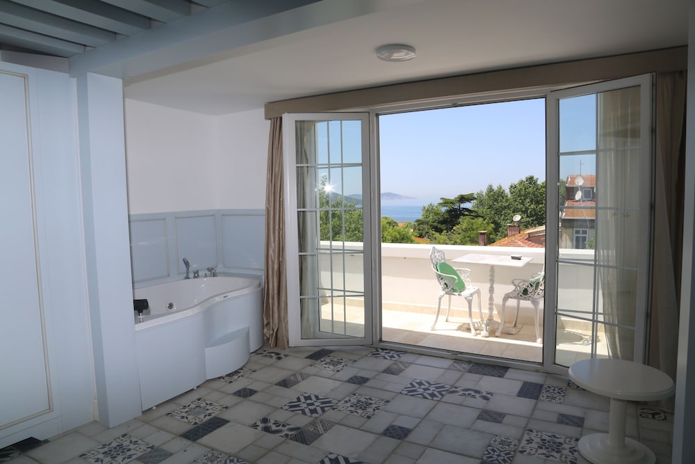Buyukada Cankaya Hotel