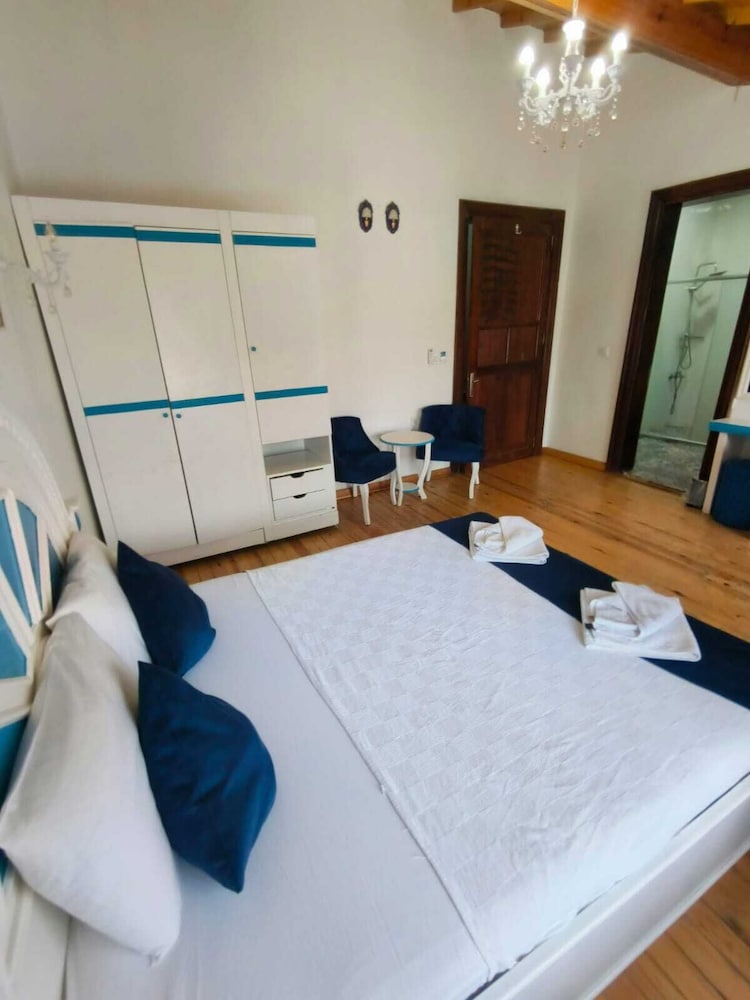Büyükada Mavi̇ Palas Hotel