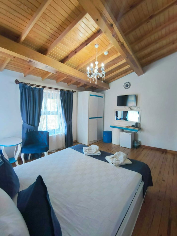 Büyükada Mavi̇ Palas Hotel