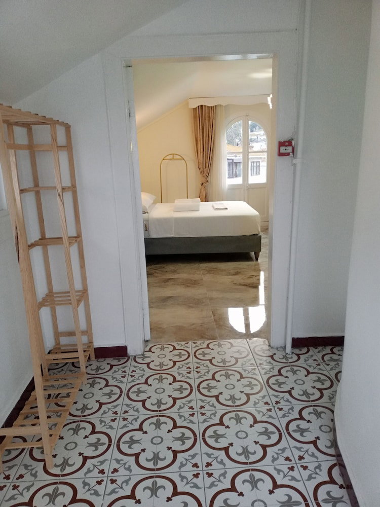 Ada Antik Otel