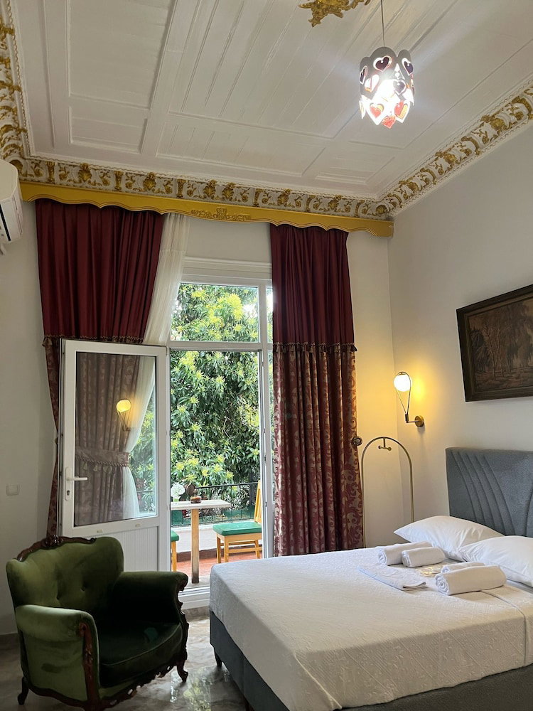 Ada Antik Otel