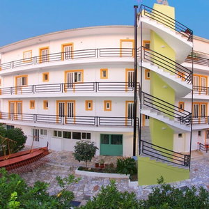 Hotel Remezzo Apartments cazare Sami