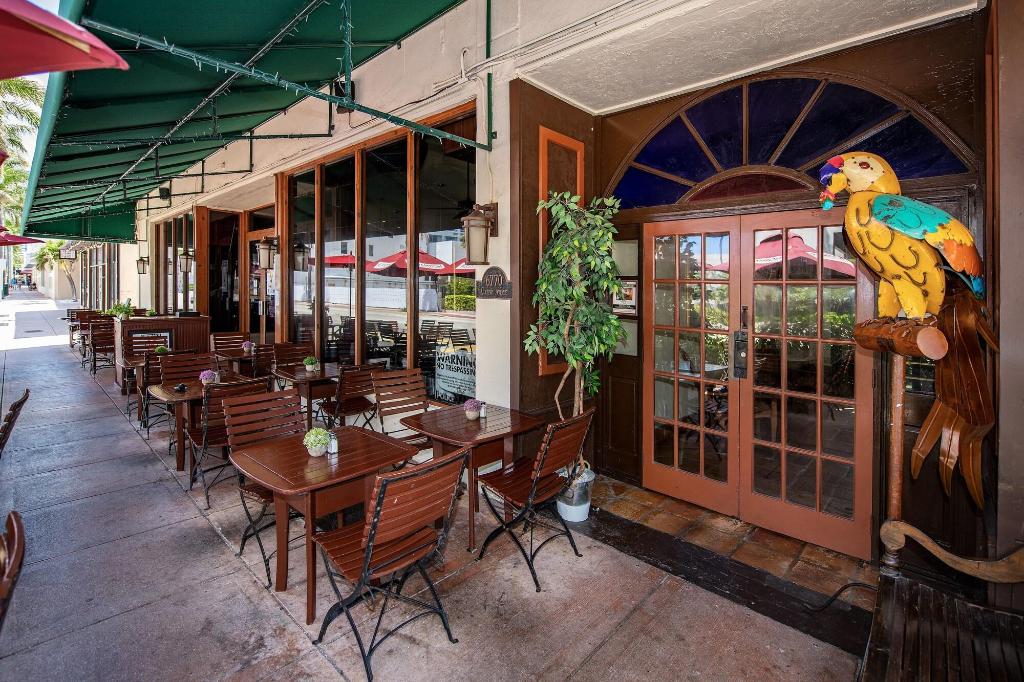 Norman'S Hotel And Dining