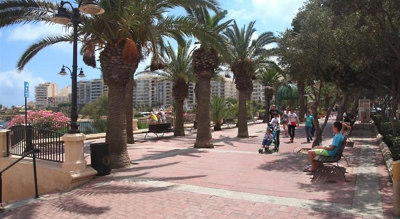 Luxury Msida Circle Apartment