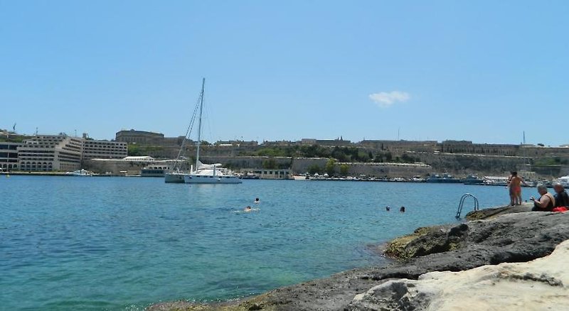 Luxury Msida Circle Apartment