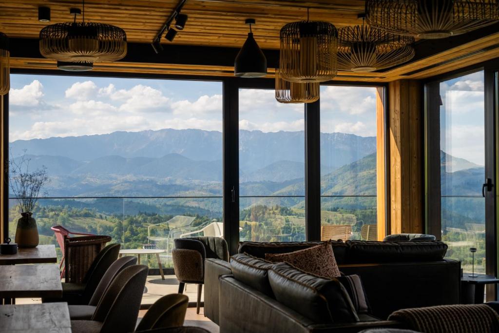 The Pines Bucegi Lodge