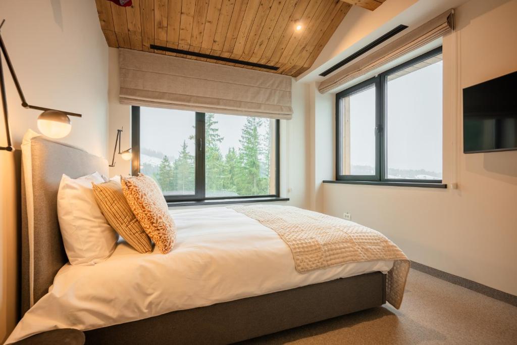 The Pines Bucegi Lodge