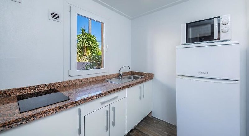 Iris Apartments
