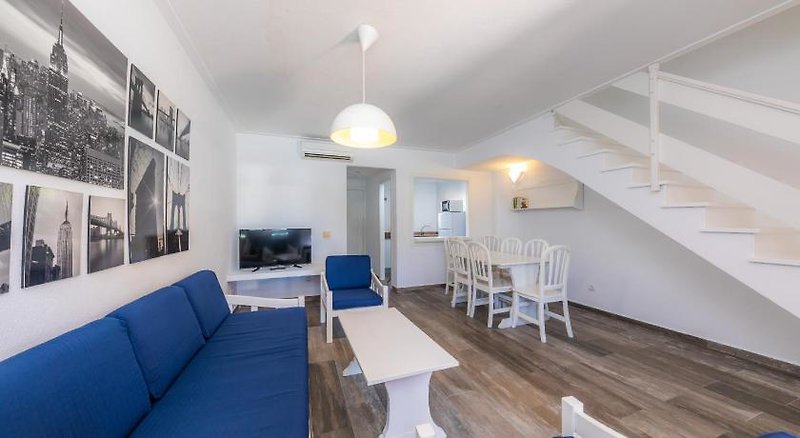 Iris Apartments