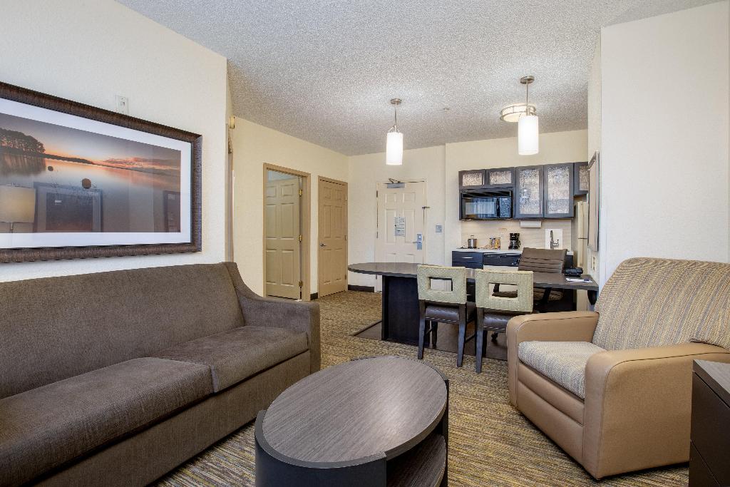 Candlewood Suites Airport West