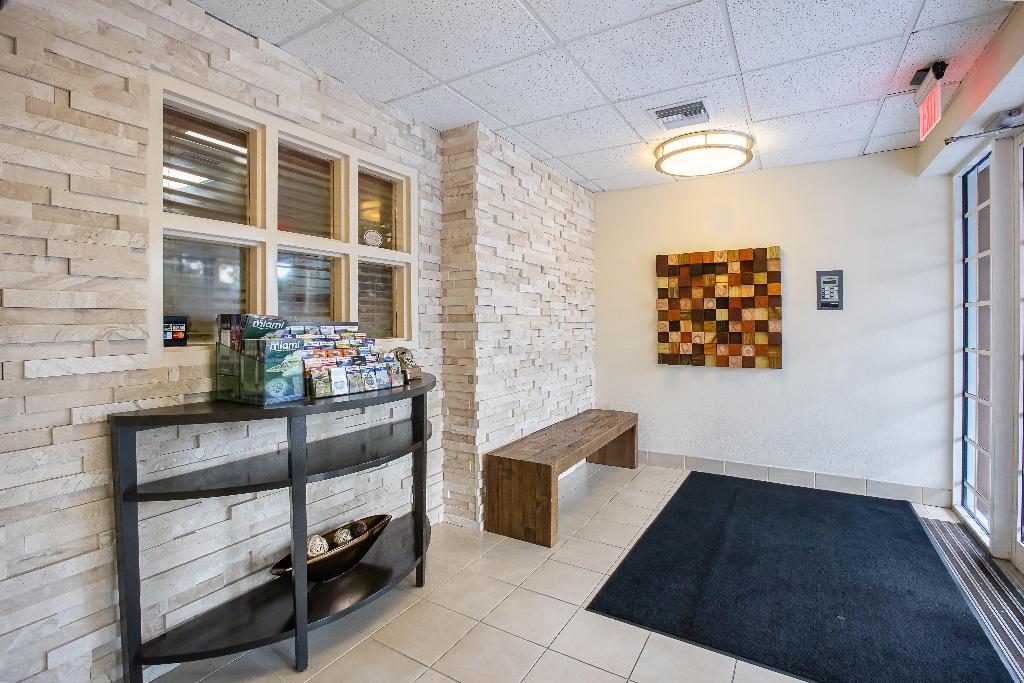 Candlewood Suites Airport West