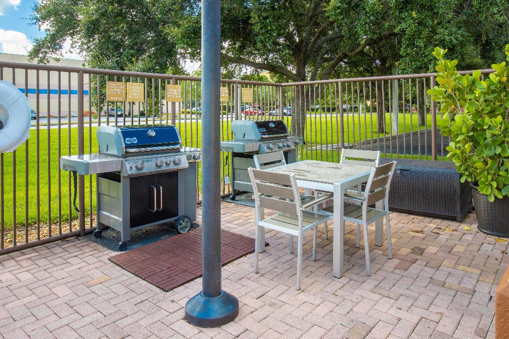 Candlewood Suites Airport West