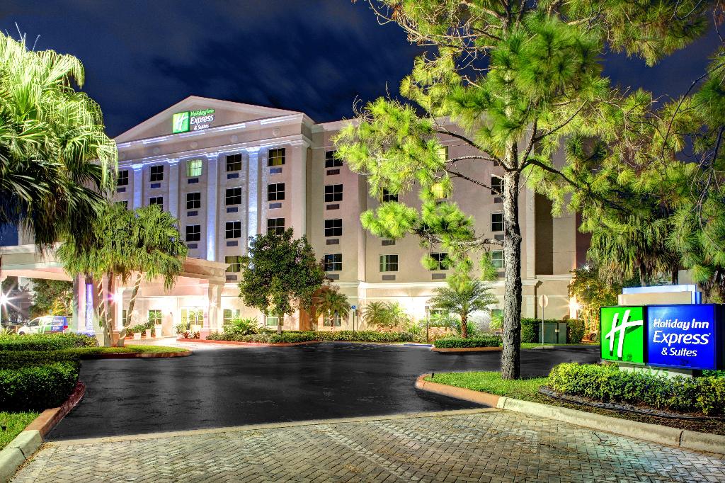 Holiday Inn Express & Suites Kendall, An Ihg Hotel