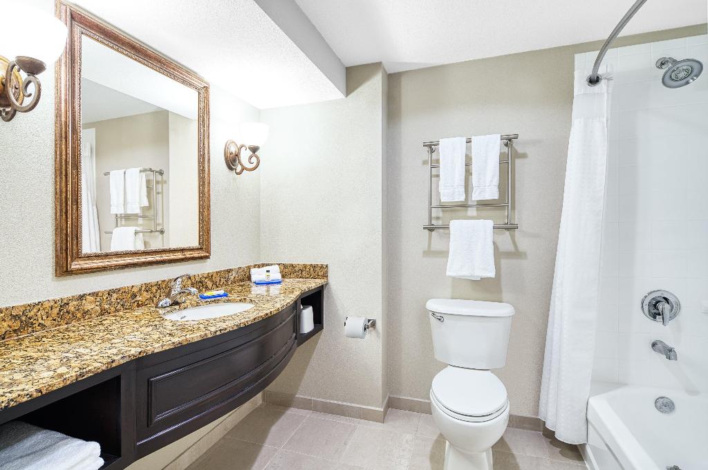 Holiday Inn Express & Suites Kendall, An Ihg Hotel