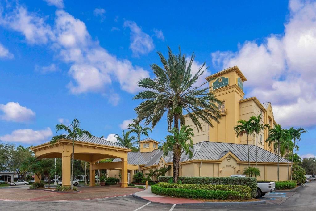 La Quinta Inn & Suites By Wyndham Miami Airport West