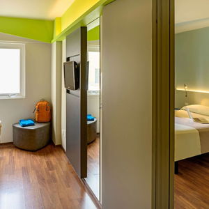 Hotel Ibis Styles Curitiba Centro Civico cazare Curitiba