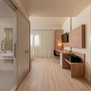 Hotel Intercity Curitiba Batel cazare Curitiba