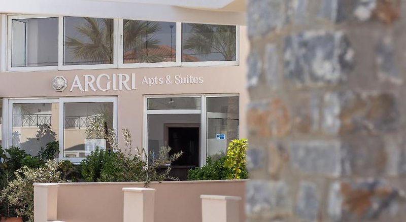Argiri Apartments & Suites