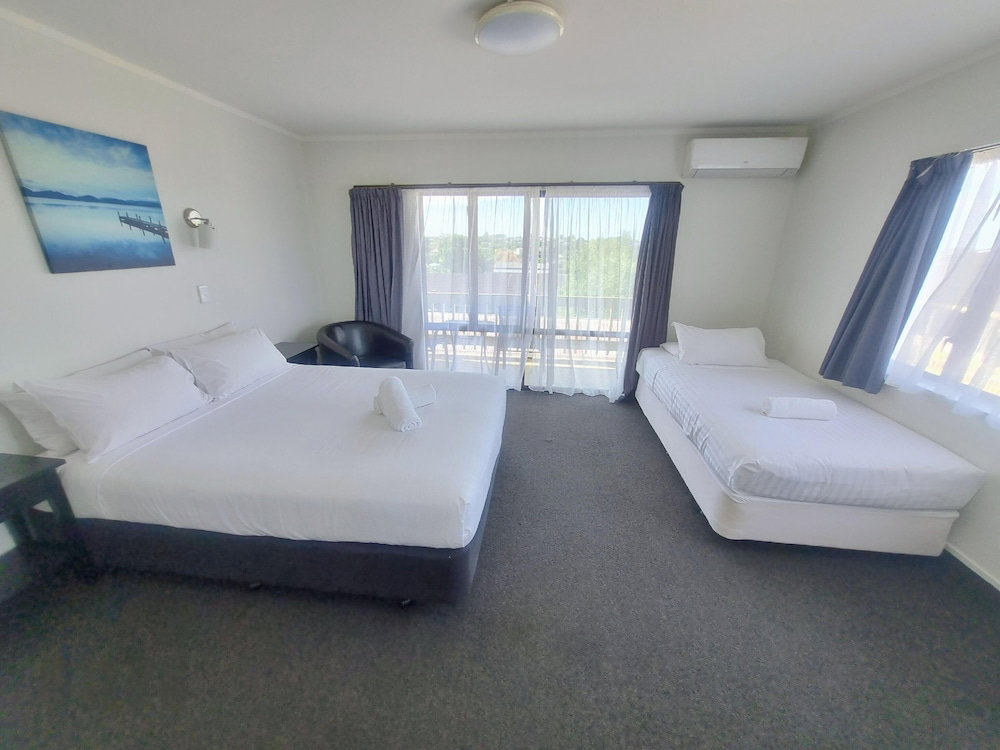 Hotel Summit Motor Lodge