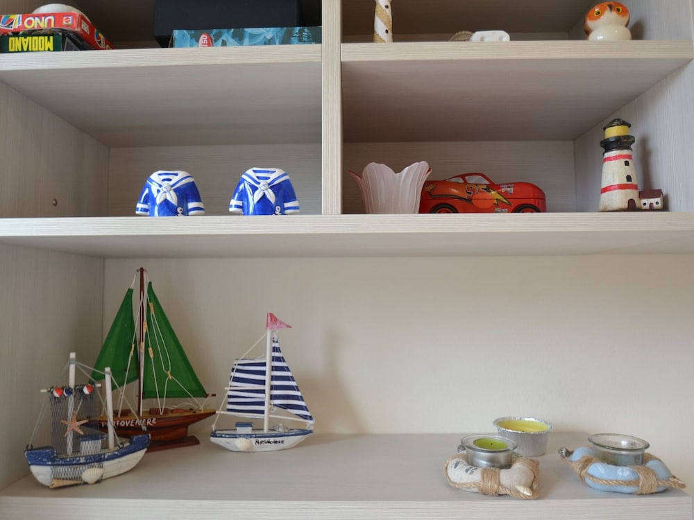 Amazing Holiday Home Near Pet-Friendly Beach
