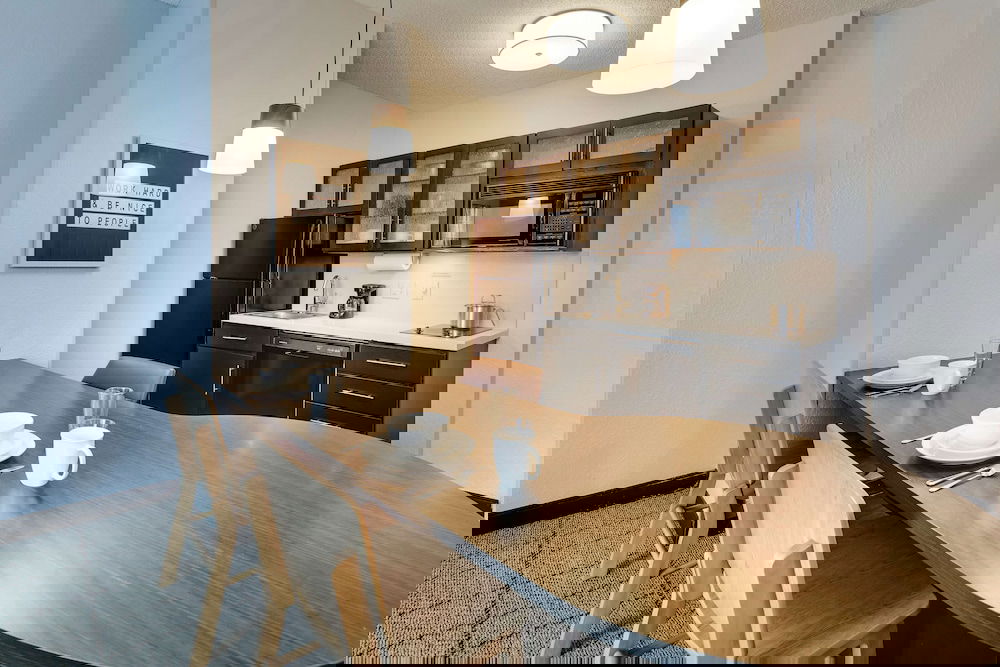 Hotel Sonesta Simply Suites Miami Airport Doral