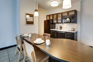 Hotel Sonesta Simply Suites Miami Airport Doral cazare Miami