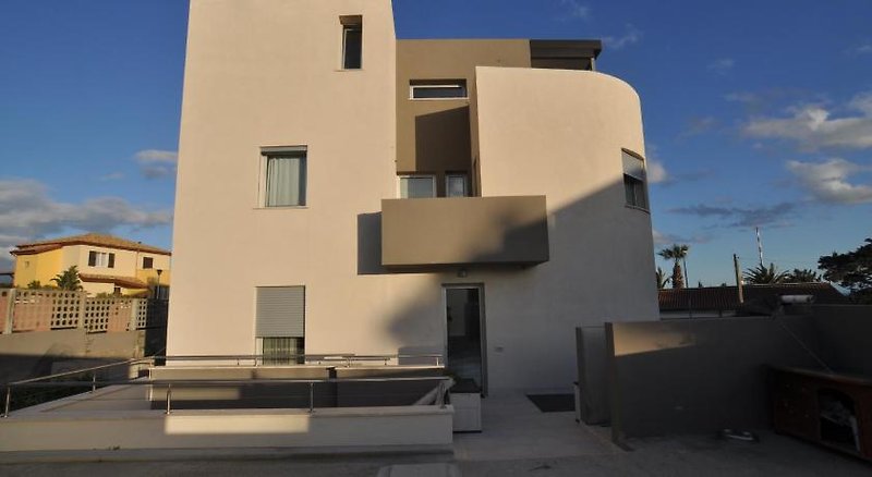Art House Margine Rosso